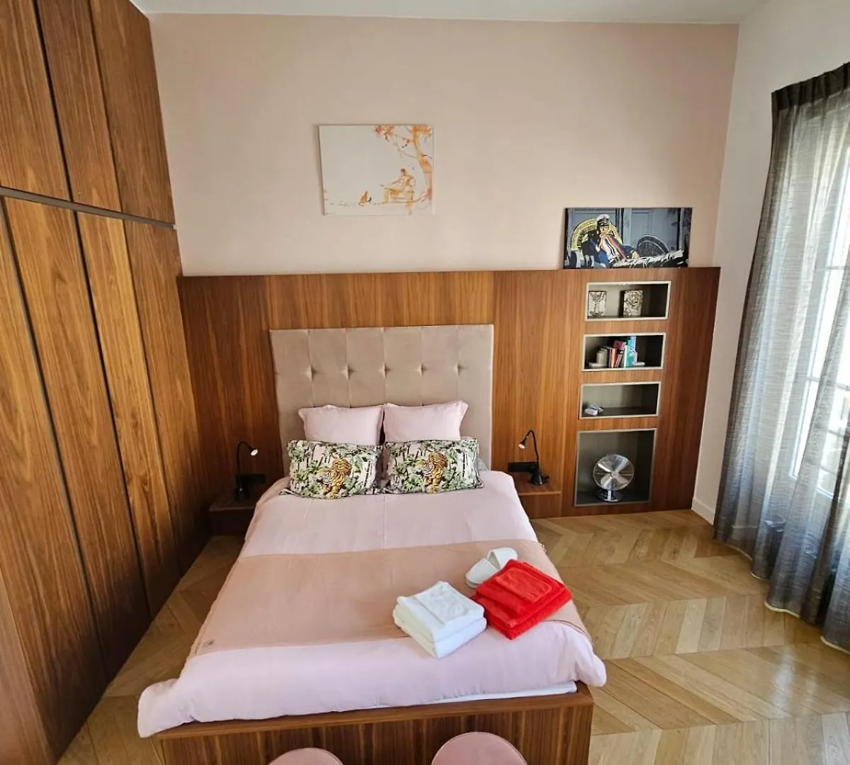 Rose Apartment Paris