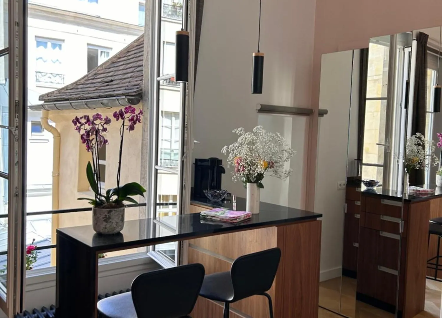 Rose Apartment Paris